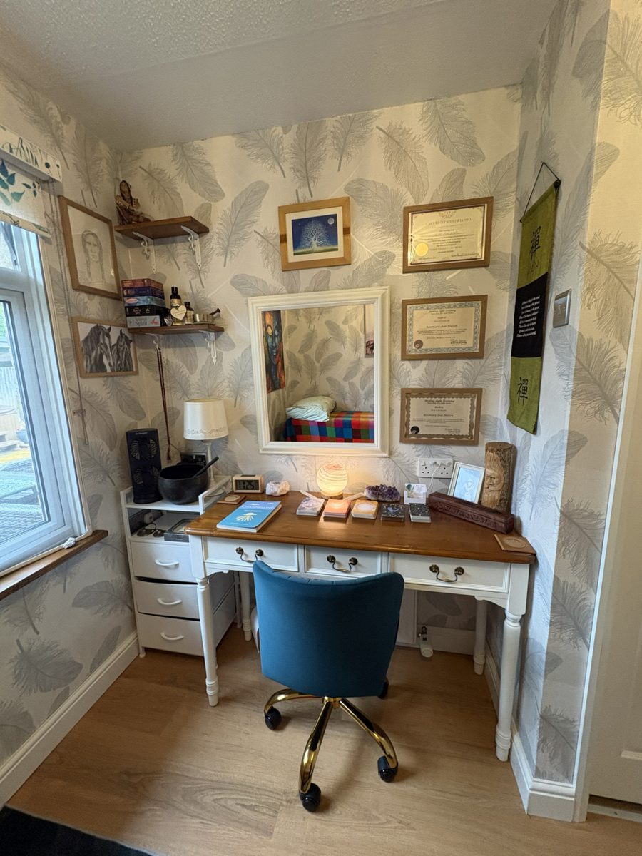The guidance room at Whispers of the Soul